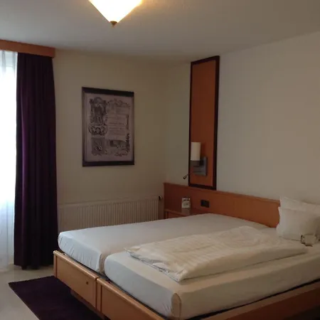 ホテル Akzent Hotel-restaurant 3*